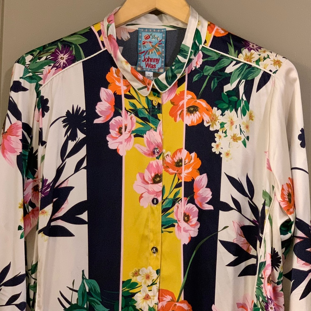 Johnny Was Andrea Silk Button Down Blouse Size L - Picture 5 of 16